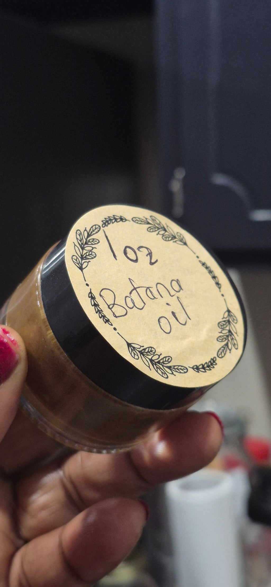 Raw batana oil from Honduras for hair and skin care. Moisturizing formula. 4oz/ 1oz available.