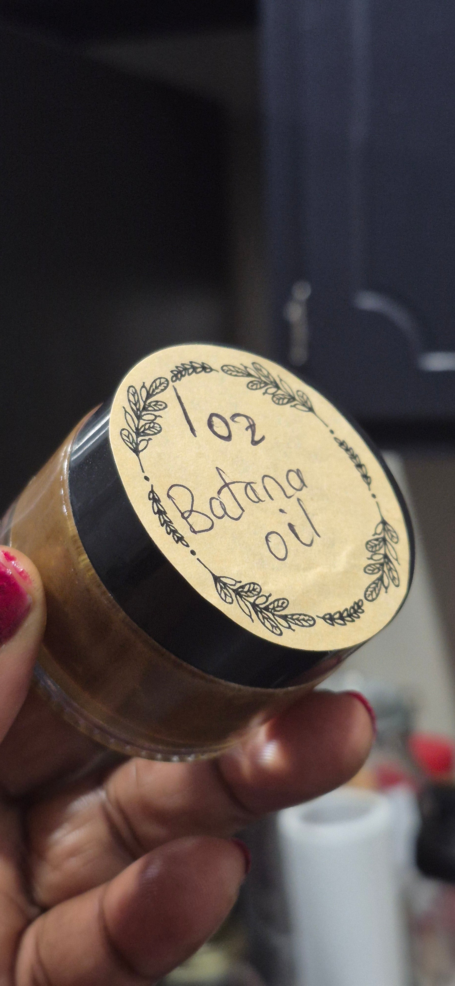Raw batana oil from Honduras for hair and skin care. Moisturizing formula. 4oz/ 1oz available.